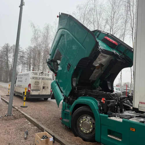 Pomoc drogowa i mobilny serwis opon na ulicy w Krakowie